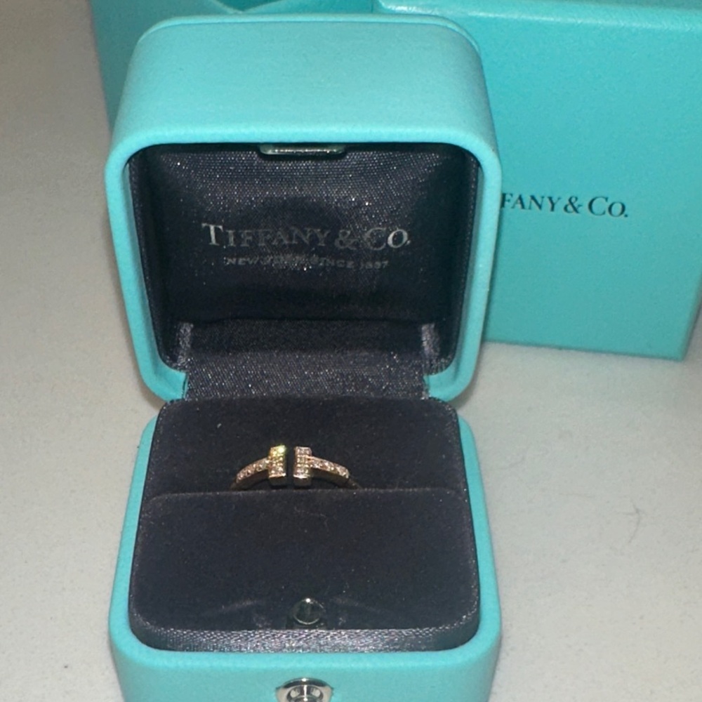Tiffany & Co. Gold T-Style Diamond Accent Ring with Turquoise Box - Picture 4 of 8